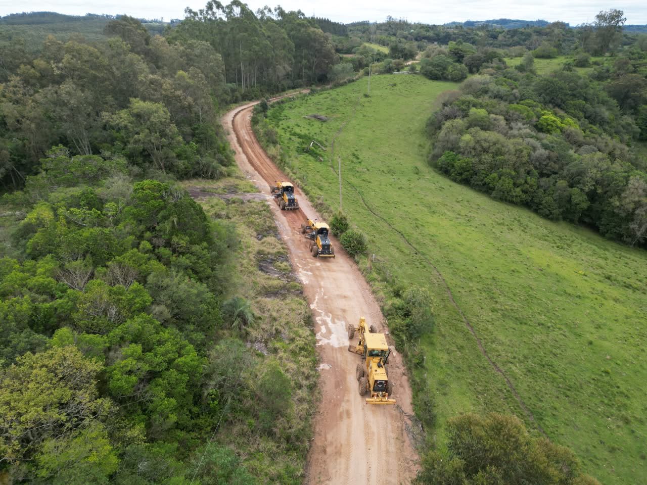 Camaquã intensifica manutenção de estradas rurais em diversas localidades do interior