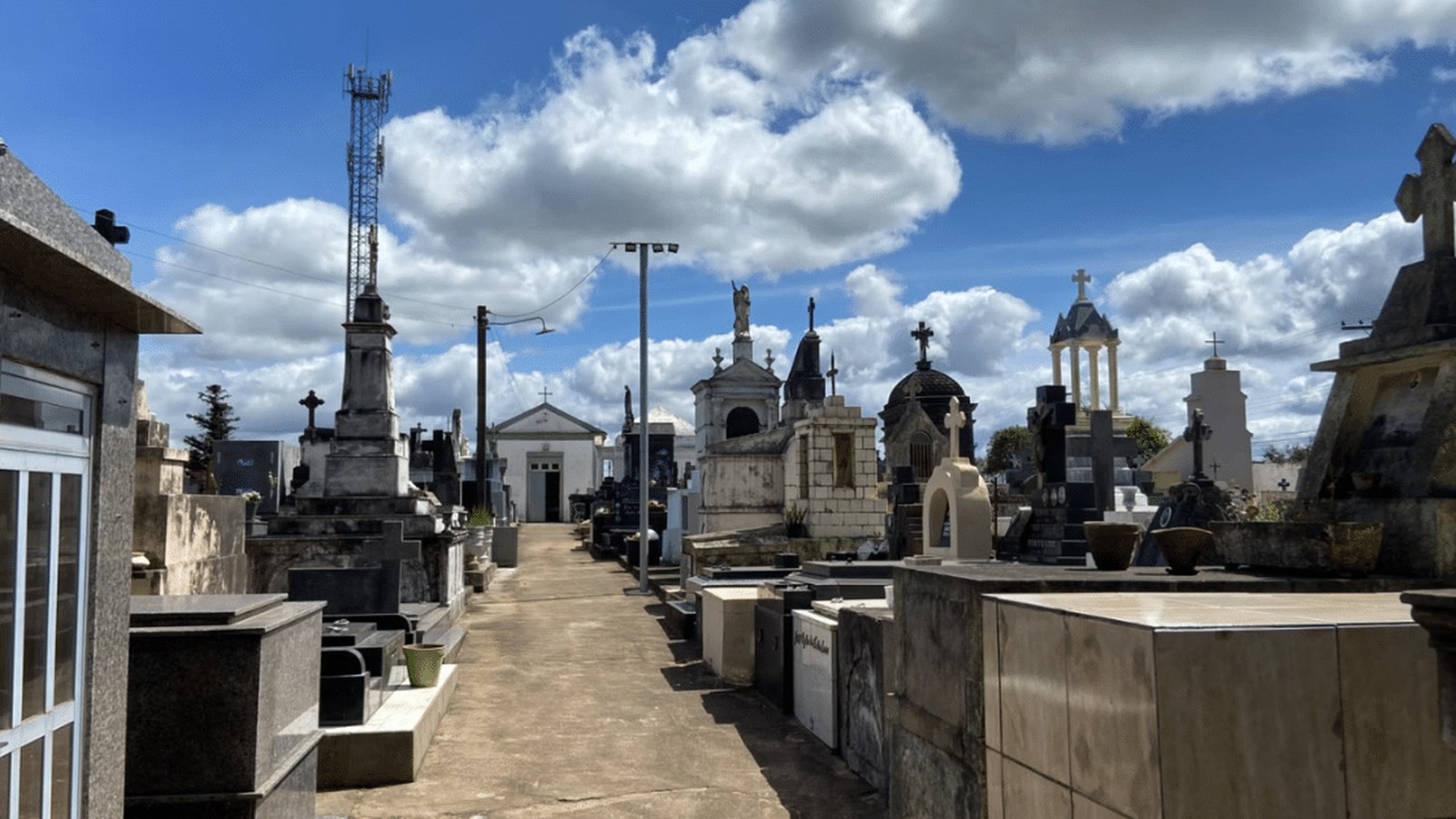 Cemitérios de Camaquã têm horário especial para o Dia de Finados