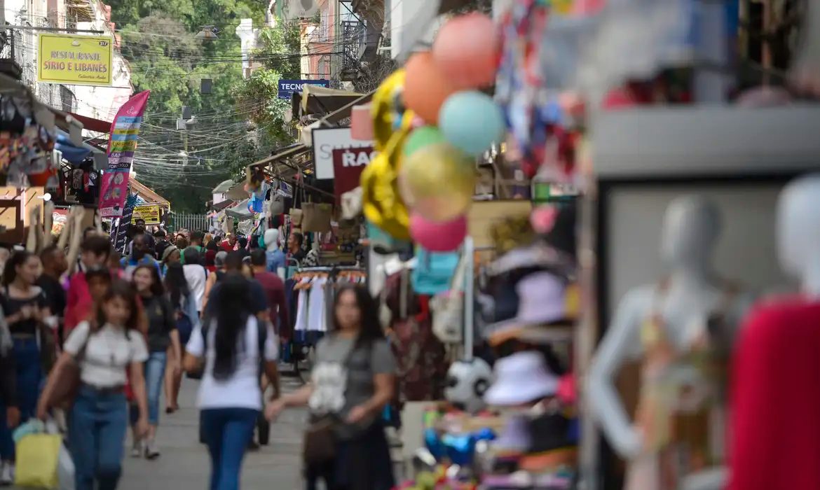 Governo federal anuncia perdão de dívidas e aumento do teto do MEI