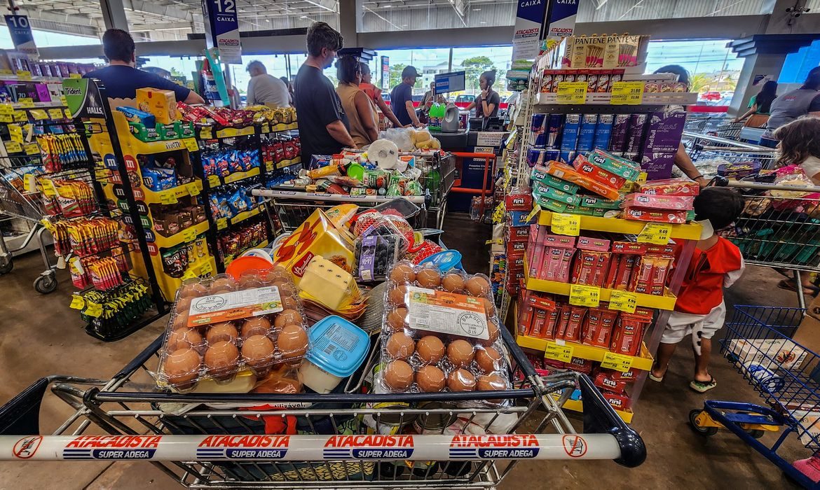 Varejo alimentar cresce no Brasil após proibição das bets; Sul lidera alta