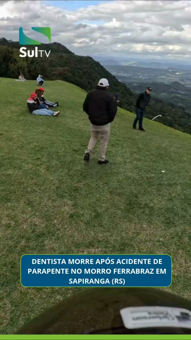 O dentista Cleberson Luis Maia Vieira, de 52 anos, morreu após sofrer um acidente de parapente no Morro Ferrabraz, em S…