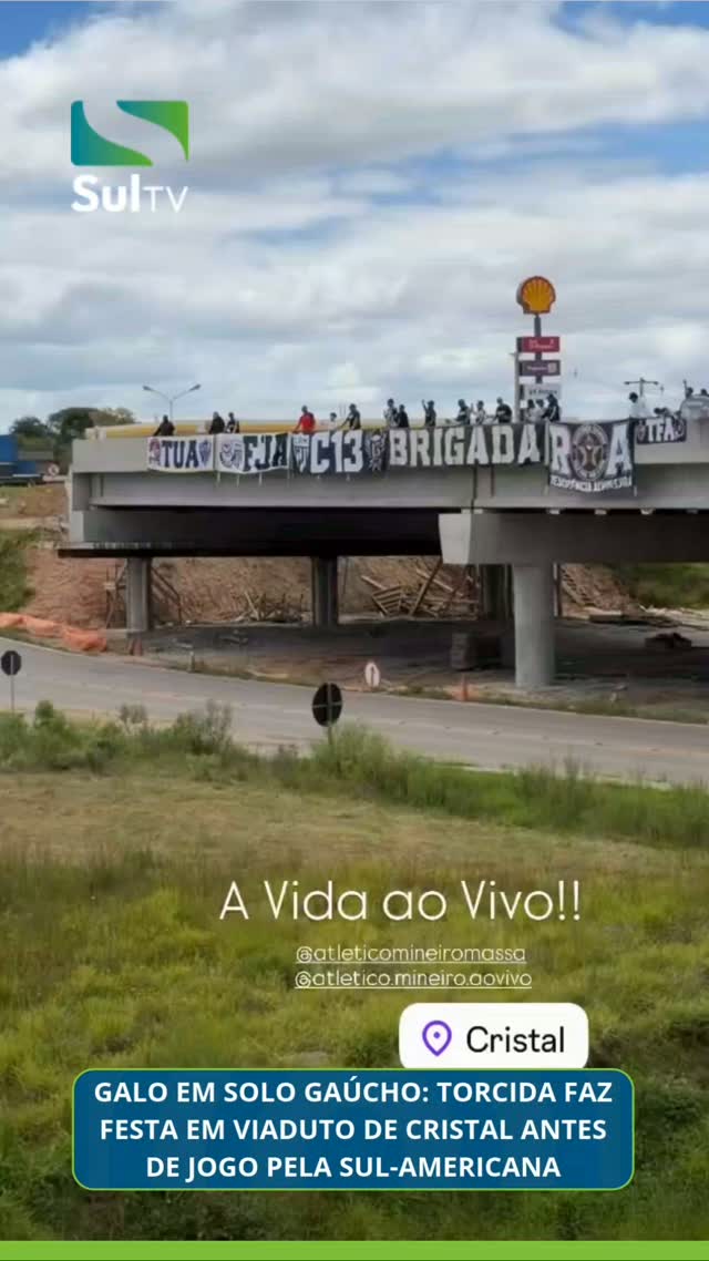 A torcida do Atlético-Mineiro chamou a atenção na manhã desta terça-feira (20), em Cristal, na Zona Sul do Rio Grande d…